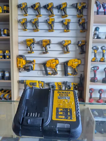 DEWALT DCB112 charger