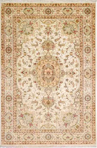 Beautiful Vintage European/Classical Rug