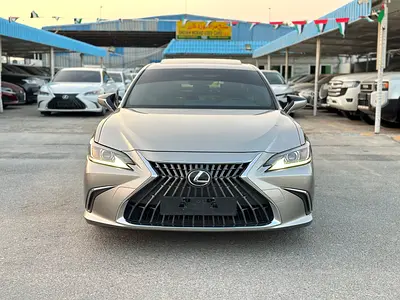 Lexus Es 300h hybrid GCC model 2023 Full option
