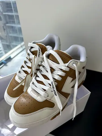 Off-White shoes (sneakers)