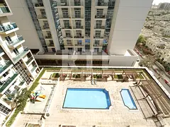 Study Room | Upgraded | Next to Metro | Pool View