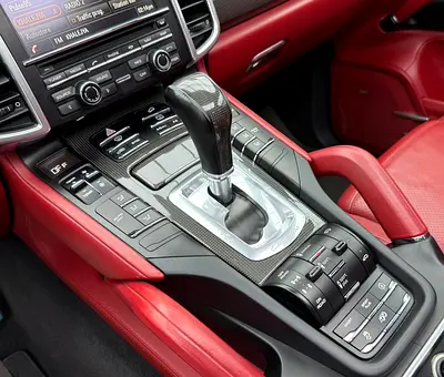 2016 Porsche CAYENNE — миниатюра 16