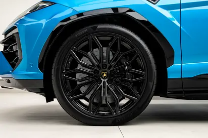 2025 Lamborghini URUS — фото 6