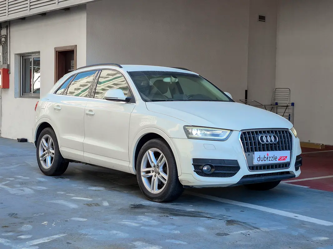 Audi Q3 2015 — photo 1 of 12