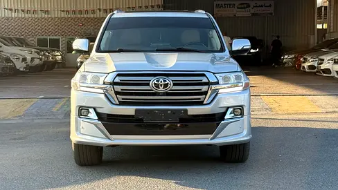 تويوتا لاند كروزر VXR موديل 2009