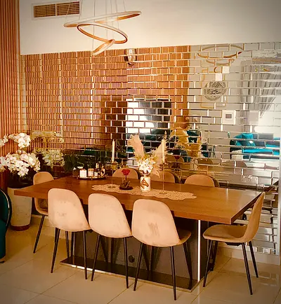 طاولة سفرة خشبية مع 8 كراسي مخمل