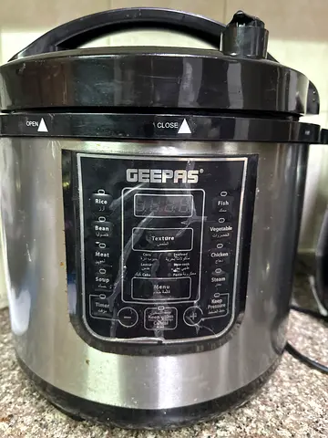 Geepas Multi-Cooker - Versatile Kitchen Appliance