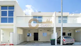 Modern 3BR Townhouse | Closed Kitchen and Terrace
