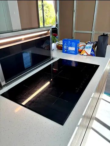 Smeg latest model induction cooktop built-in 90cm interested model ZH saller