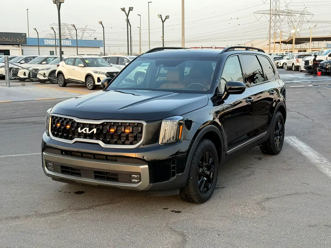 Kia Telluride 2023 — photo 1 of 20