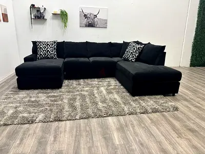 Stylish Black Sectional Sofa with Chaise Lounge