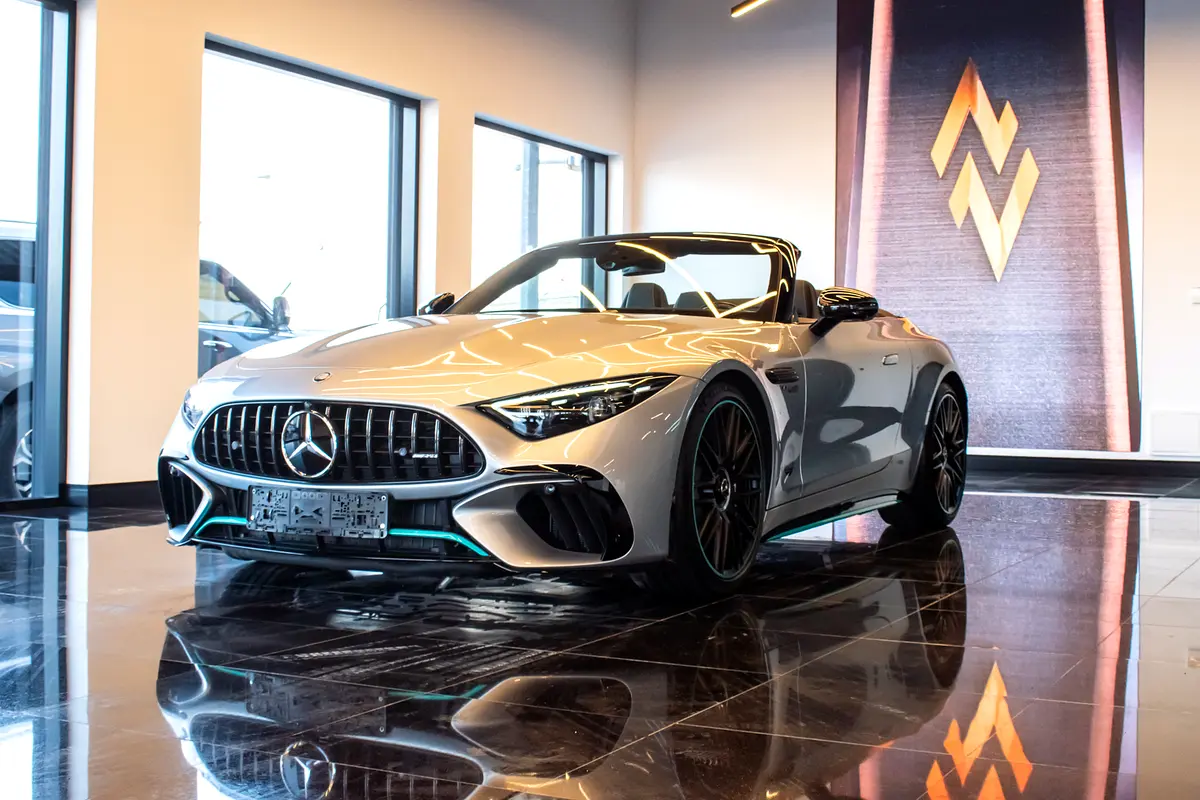 Mercedes-Benz SL-Class 2023 — photo 1 of 18
