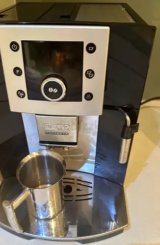 DeLonghi ESAM 5400 Fully Automatic Coffee Machine (Digital Display, Milk Frother, Conical Grinder)