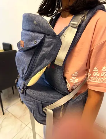 Comfortable and Adjustable Baby Carrier