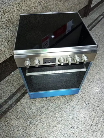 Electric cooker like new whirlpool brand 60/60cm free delivery installation