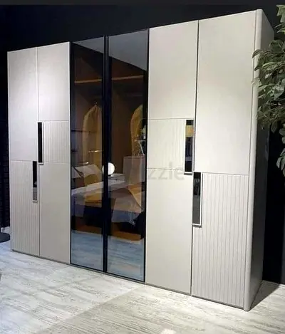Stylish Modern Wardrobe with Mirrored Doors