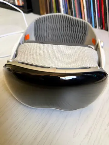 Apple Vision Pro 512GB – | Serious Buyers Only with free carry case and original box