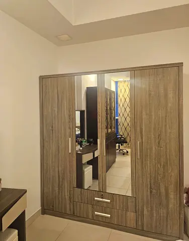 Stylish and Spacious Wardrobe with Modern Design