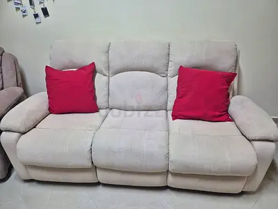 Comfortable Cream Recliner Sofa 5 seats