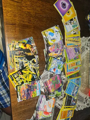 Extensive Pokemon Cards, 100+ cards