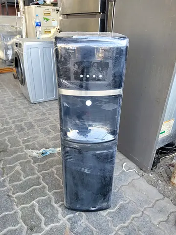 Bottom load water dispenser