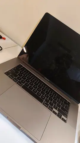 MacBook Pro 16-inch (2019) | Core i7 | 32GB RAM | 512GB DDR4 | Retina | AED 2,500