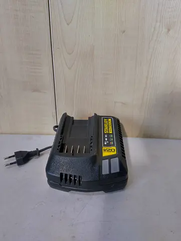 STANLY FATMAX CHARGER 18V