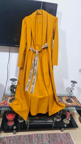 Ladies yellow gown