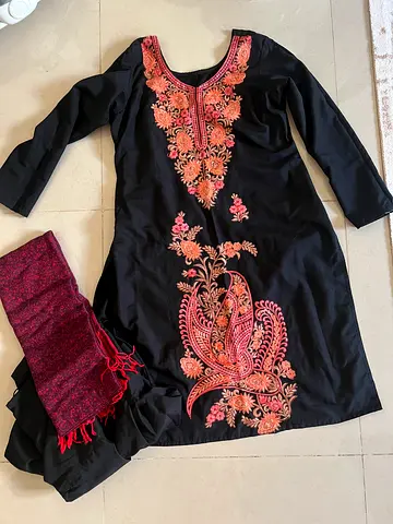 Ladies clothes 3 piece | with extra shawl and pants