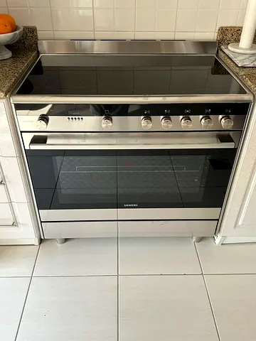 Siemens Iq700 Ceramic Cooker 90x60cm silver Freestanding