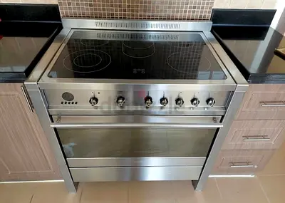 Smeg 5 Zone Electric Ceramic Cooker. Made Italy