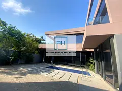 4 bedrooms corner villa with pool ready to move, available for rent.