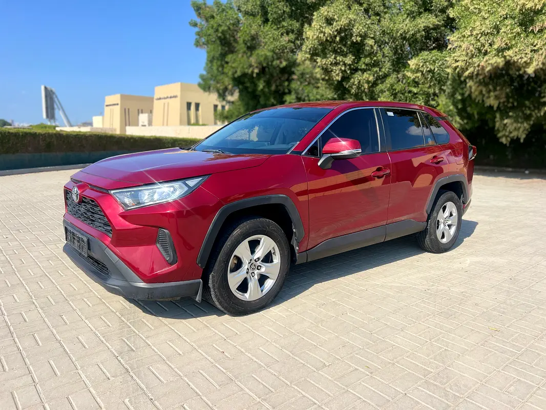 Toyota Rav 4 2021 — photo 1 of 13