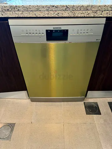 Siemens iq300 Dishwasher 3 rack 12 place settings freestanding