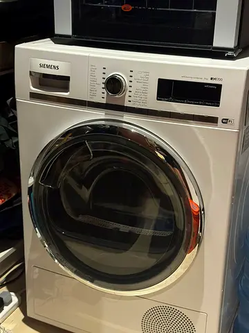 Seimens IQ700 Washer and Dryer set with Wifi Assisted