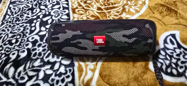 JBL flip 5 Bluetooth Speaker – Camouflage – Good for On-the-Go Listening