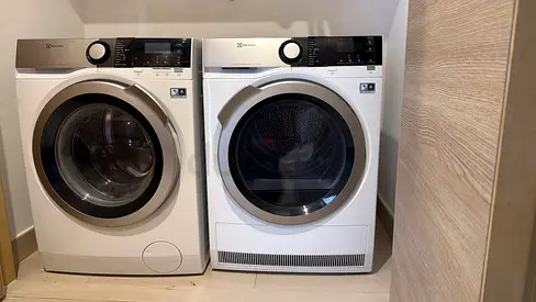 Electrolux 9kg washer and 9kg Dryer separate set