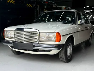 Mercedes-Benz 230 E – 1985 | Classic Sedan | Very Good Condition | Low Mileage Original
