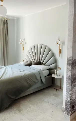 Elegant Shell-Inspired Bed Set