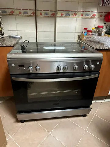 Gas Cooker and Oven