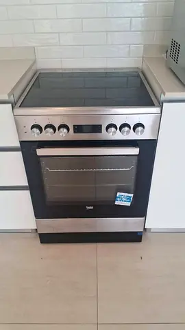 Beko New Model Electric Ceramic Stove 4 Burners 60×60cm Mint Condition