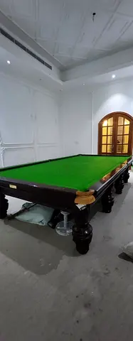 طاولة سنوكر بكافة معداتها للتواص واتساب: