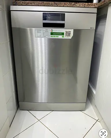 Siemens latest model Dishwasher super clean condition no scratches free delivery installation