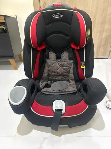 Chicco Car Seat - Safety and Comfort for Your Little One