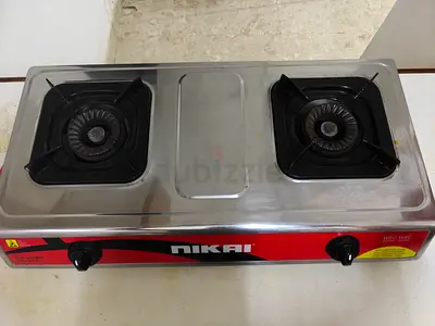 Gas stove and cylinder set