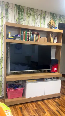TV stand for sale. Books and tv do not come with the stand