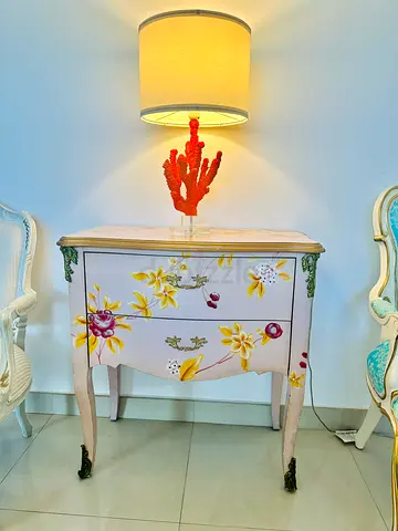 Charming Multicolor entrance console with Floral Design