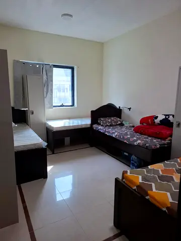 Male Executive Bed near insurance market metro