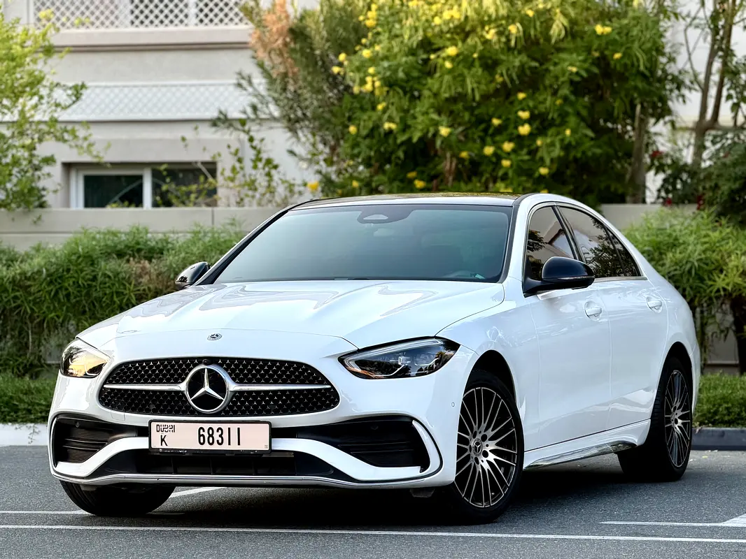 Mercedes-Benz C-Class 2023 — photo 1 of 20