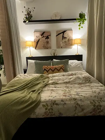 Furnished studio for female sharing